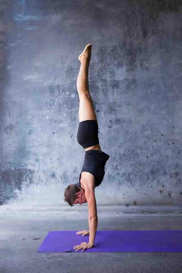 Yoga Teacher Heidi Handstand Yoga Teacher Heidi Handstand